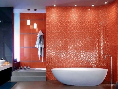 Salle de bain faïence rouge vif décor vitré à Carry le Rouet